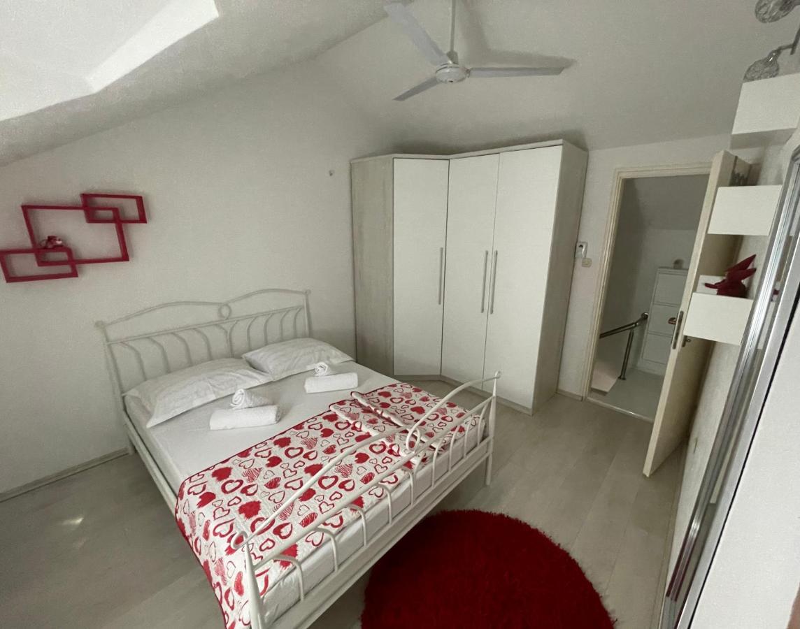 Vacation House Marin With Jacuzzi - Bol, Brac Экстерьер фото