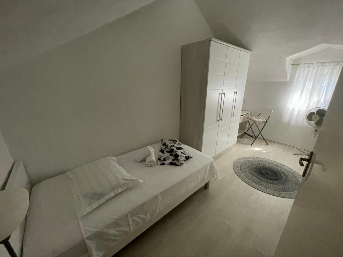 Vacation House Marin With Jacuzzi - Bol, Brac Экстерьер фото