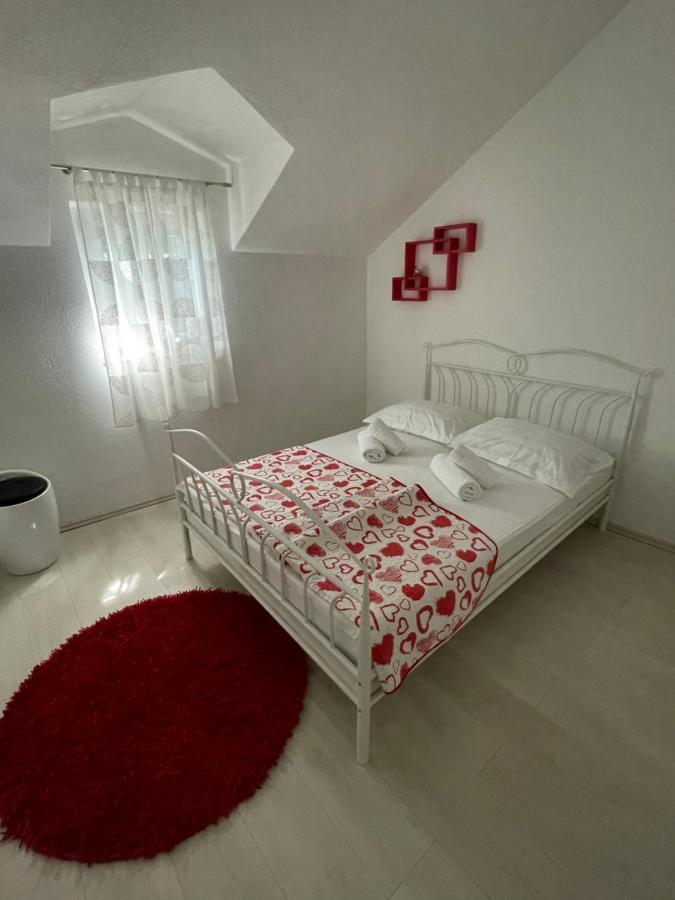 Vacation House Marin With Jacuzzi - Bol, Brac Экстерьер фото